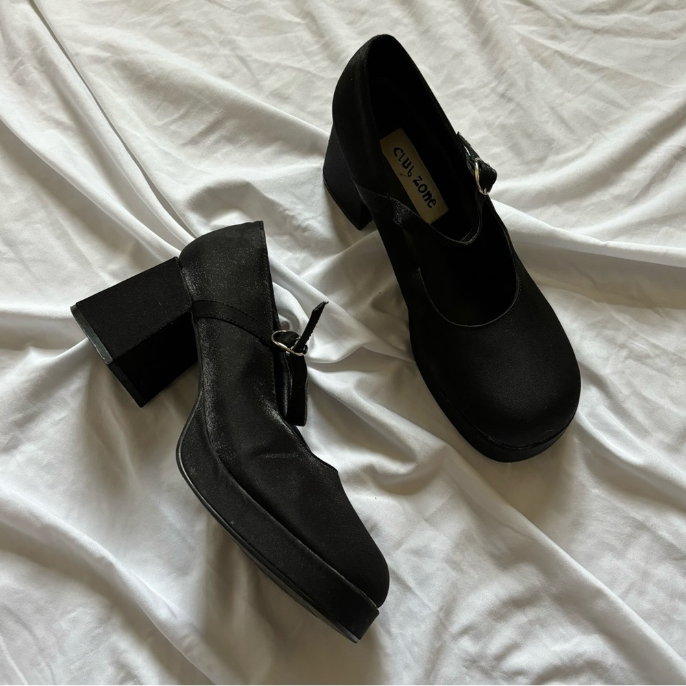 SOLD! Vintage club zone maryjane’s